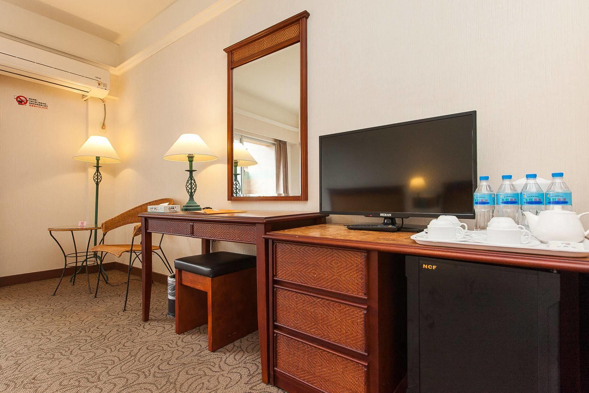 โกยา ฮอต สปริง โฮเต็ลแอนด์สปา Hotel Wenquan ภายนอก รูปภาพ