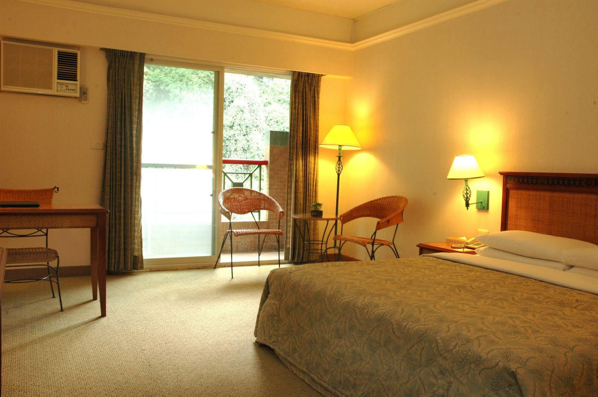 โกยา ฮอต สปริง โฮเต็ลแอนด์สปา Hotel Wenquan ภายนอก รูปภาพ